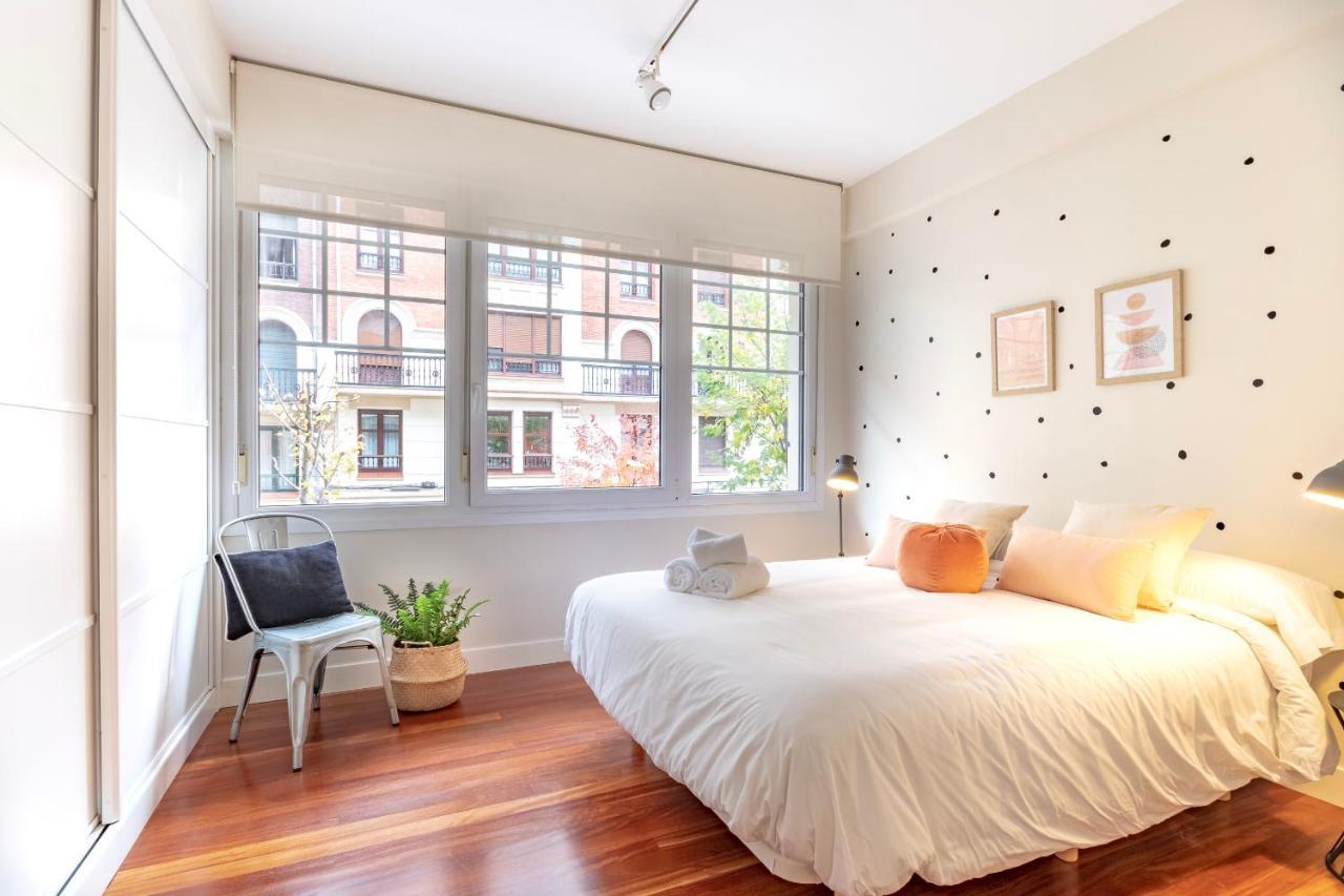 Gran Apartamento Con Estilo En El Centro De Bilbao Esterno foto