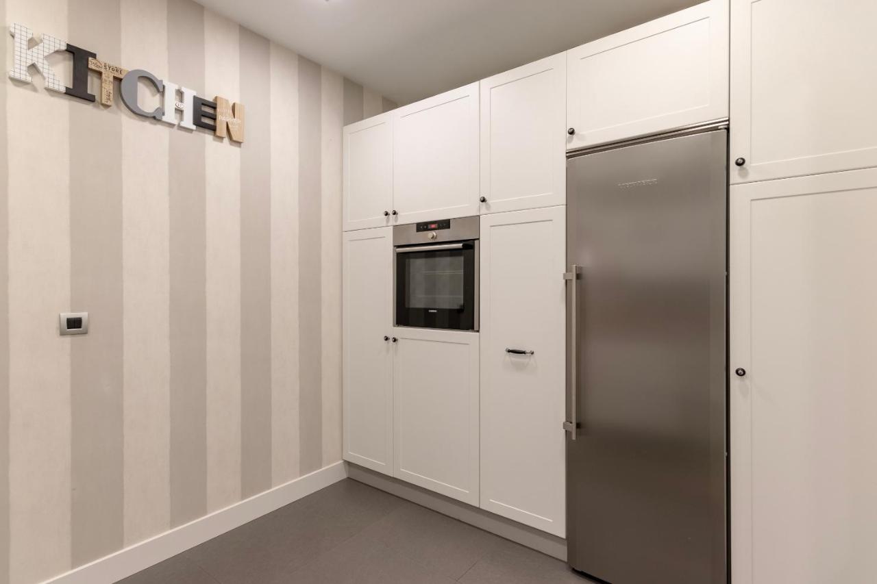 Gran Apartamento Con Estilo En El Centro De Bilbao Esterno foto