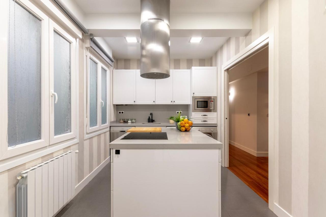 Gran Apartamento Con Estilo En El Centro De Bilbao Esterno foto