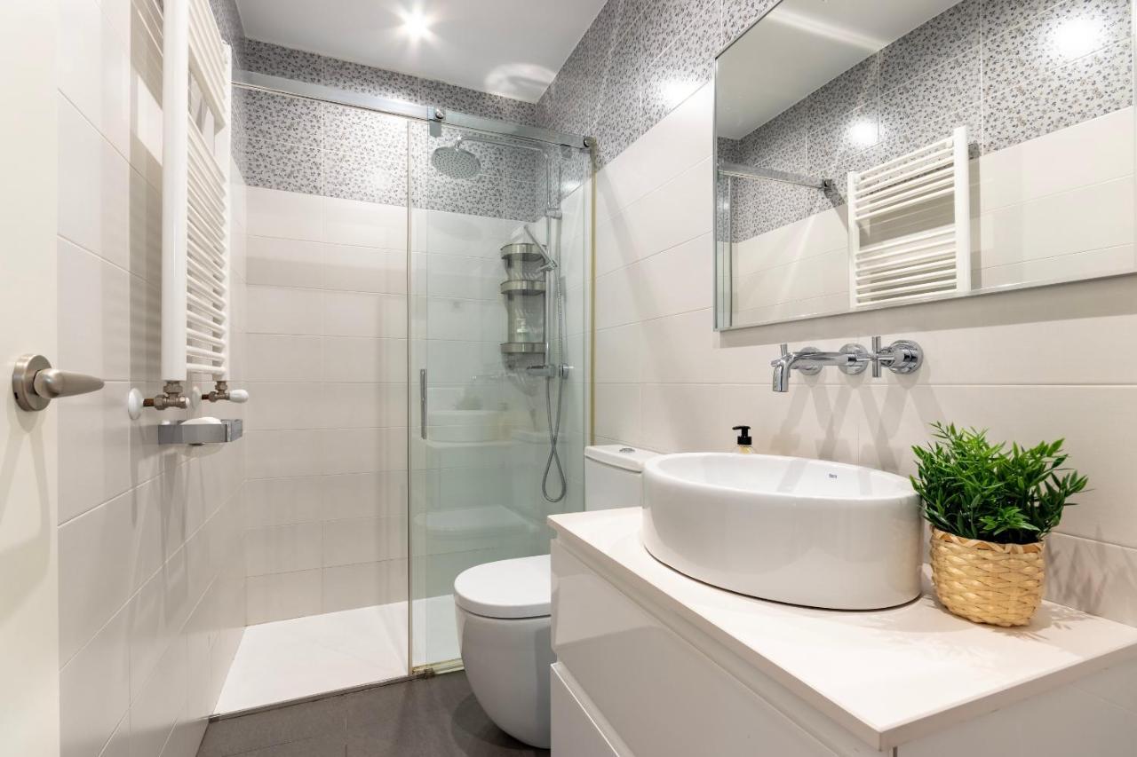 Gran Apartamento Con Estilo En El Centro De Bilbao Esterno foto