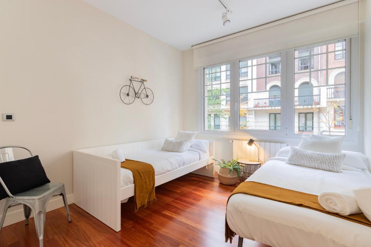 Gran Apartamento Con Estilo En El Centro De Bilbao Esterno foto